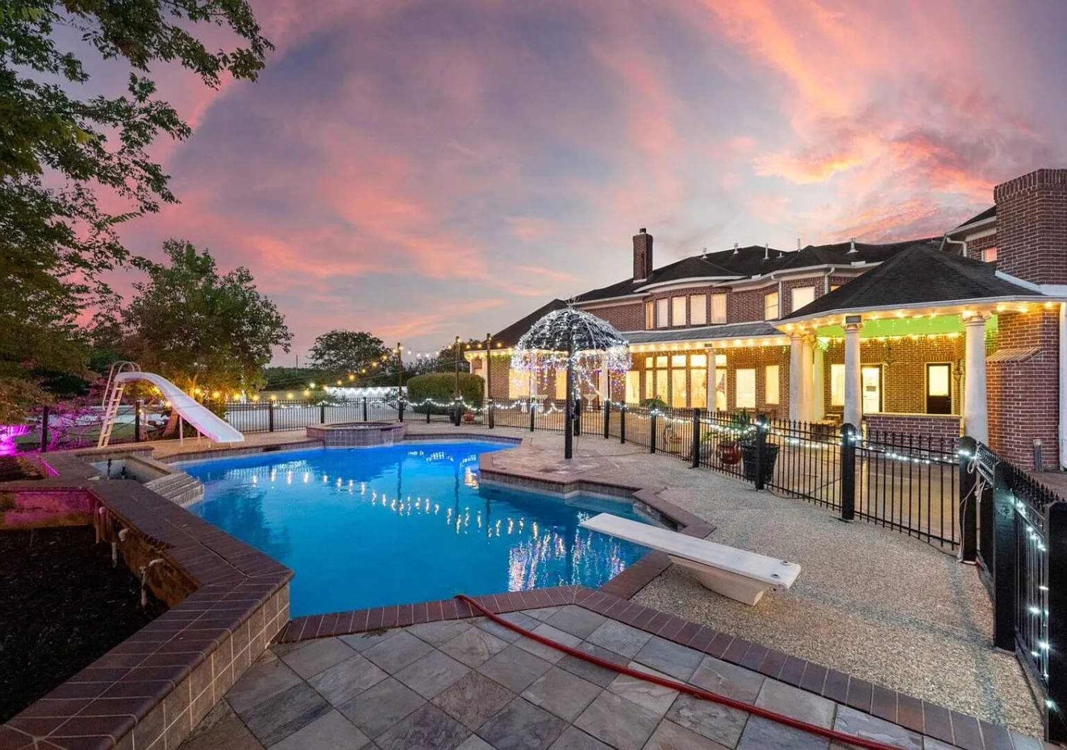 Private Mansion Retreat Basketball Court and More — Photo 1