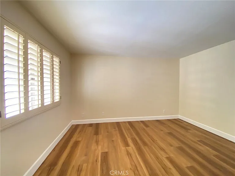 1084 Jacaranda Rd — Photo 15