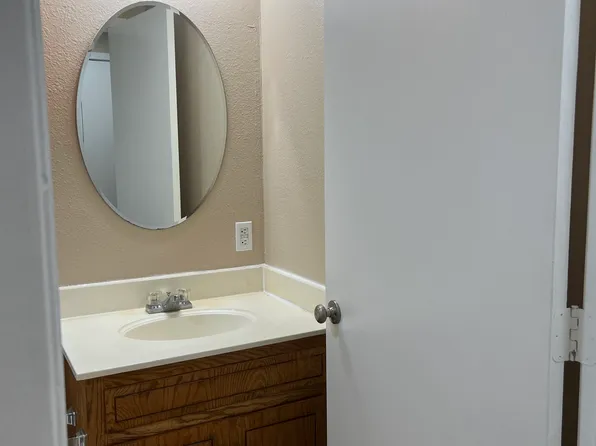 607 Jefferson St #37, Pittsburg, TX 75686