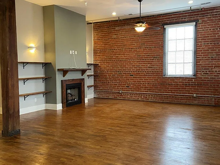 1200 Commerce St — Photo 4