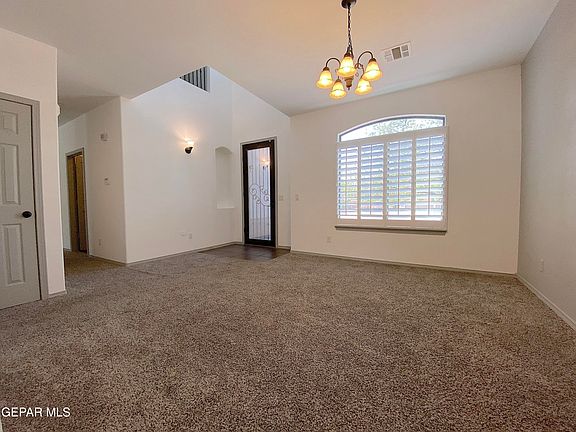 4th image of 3134 Hidden Creek Dr