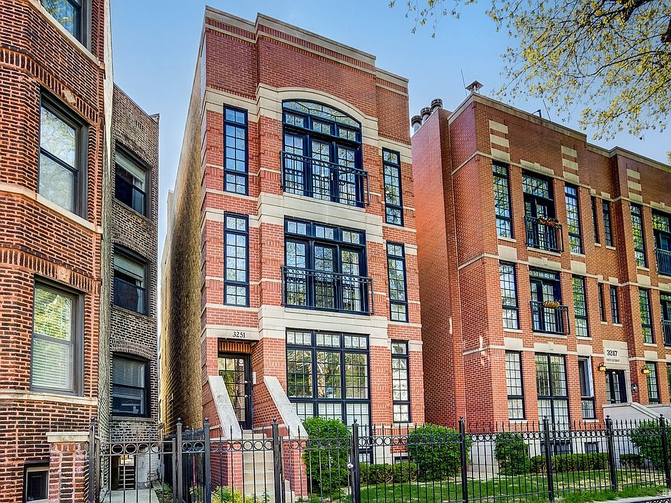 1st image of 3251 N Kenmore Ave #3