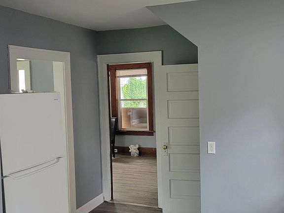 3rd image of 59 Marion Ave SE