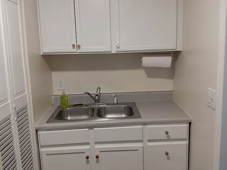9 Montgomery St #9B — Photo 2