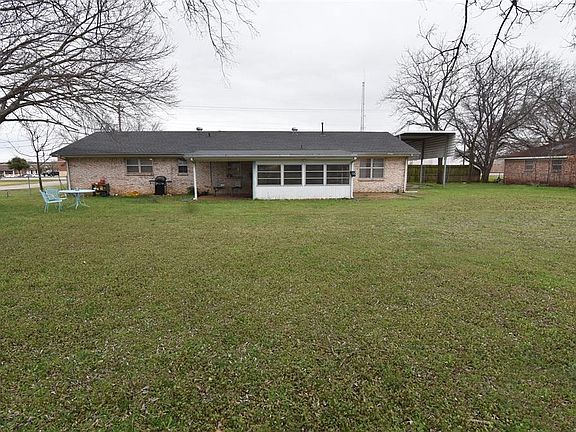 5th image of 612 W Fm Road 1187