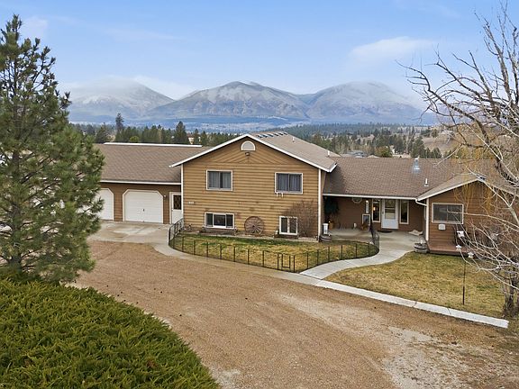 3rd image of 849 Hidden Valley Rd S