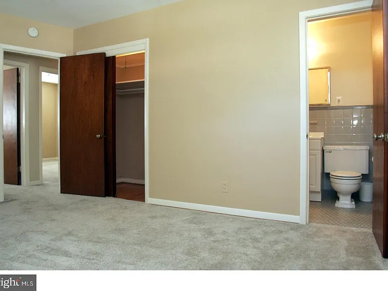 17 Wayne Dr — Photo 13