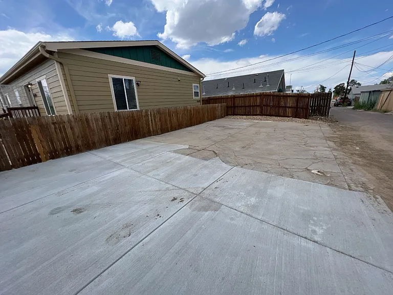 4524 Thompson Ct #B — Photo 15
