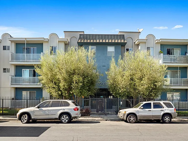 2233 S Ridgeley Dr #301 — Photo 20