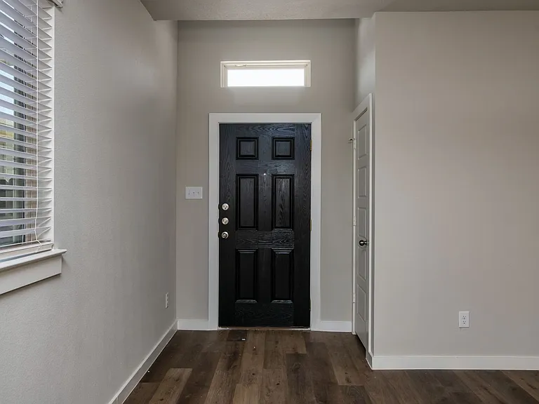 645 Fallow Dr — Photo 4