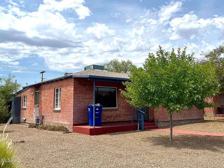 1746 E Copper St — Photo 4