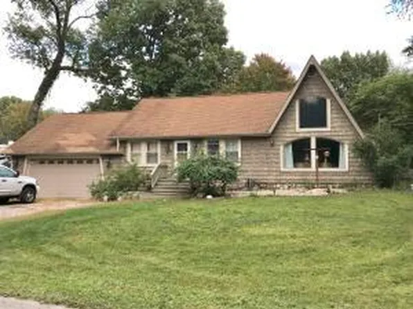 325 Michigan Ave, Colon, MI 49040