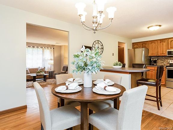 4th image of 72 Gideon Ln