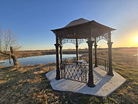 3rd image of 2918 Bliss Meadows Dr