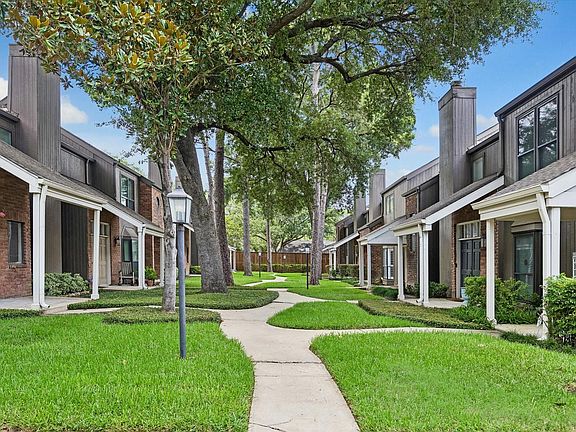 4th image of 701 Bering Dr Unit 1904