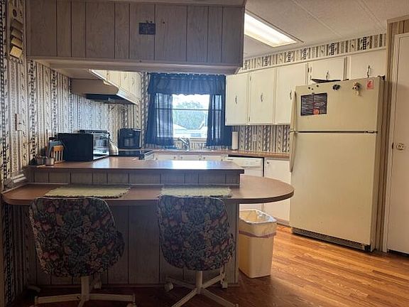 3rd image of 1065 Echo Avenue