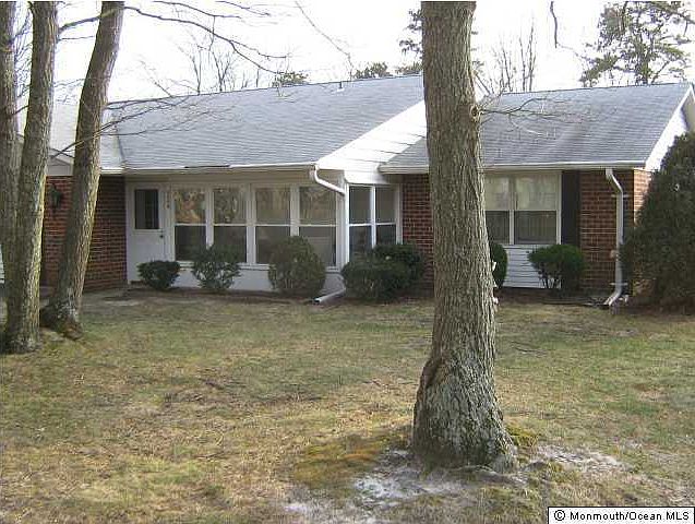 2nd image of 909 Dumbarton Drive #B