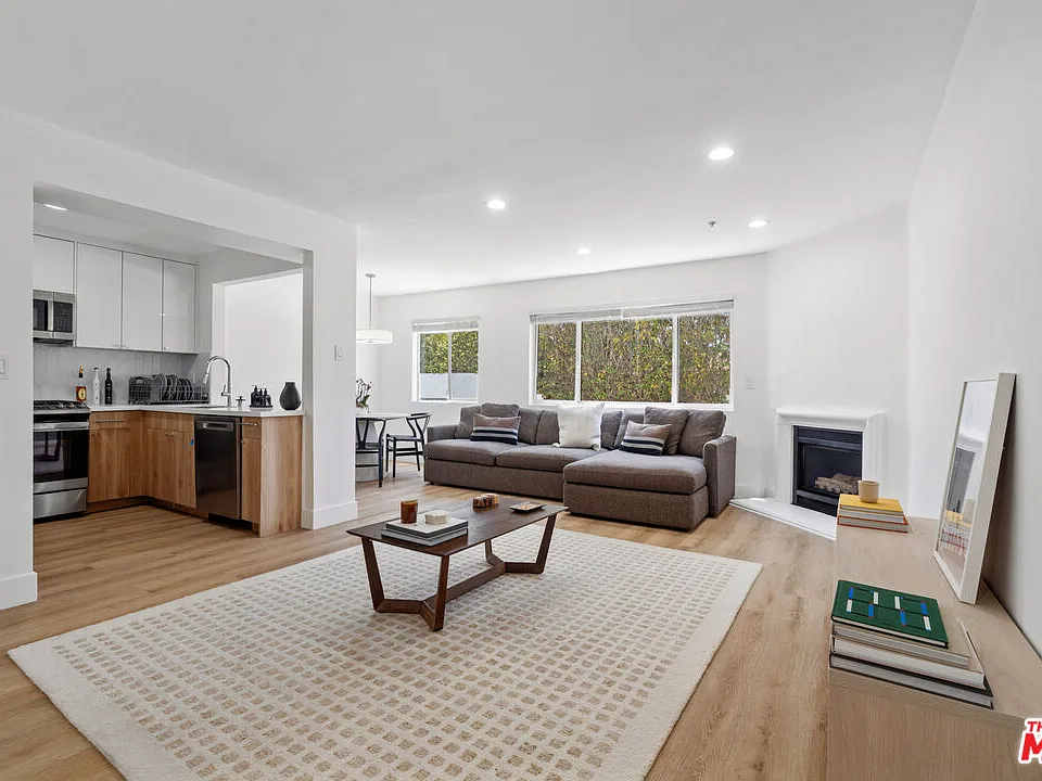 16100 W Sunset Blvd #105