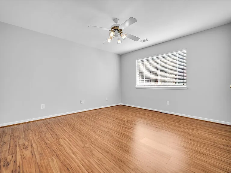 3827 Bratton St — Photo 24