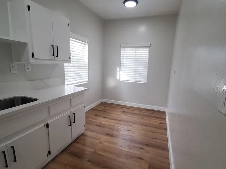 6717 S San Pedro St — Photo 12