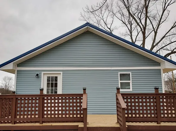 136 Church St, Crane, IN 47522