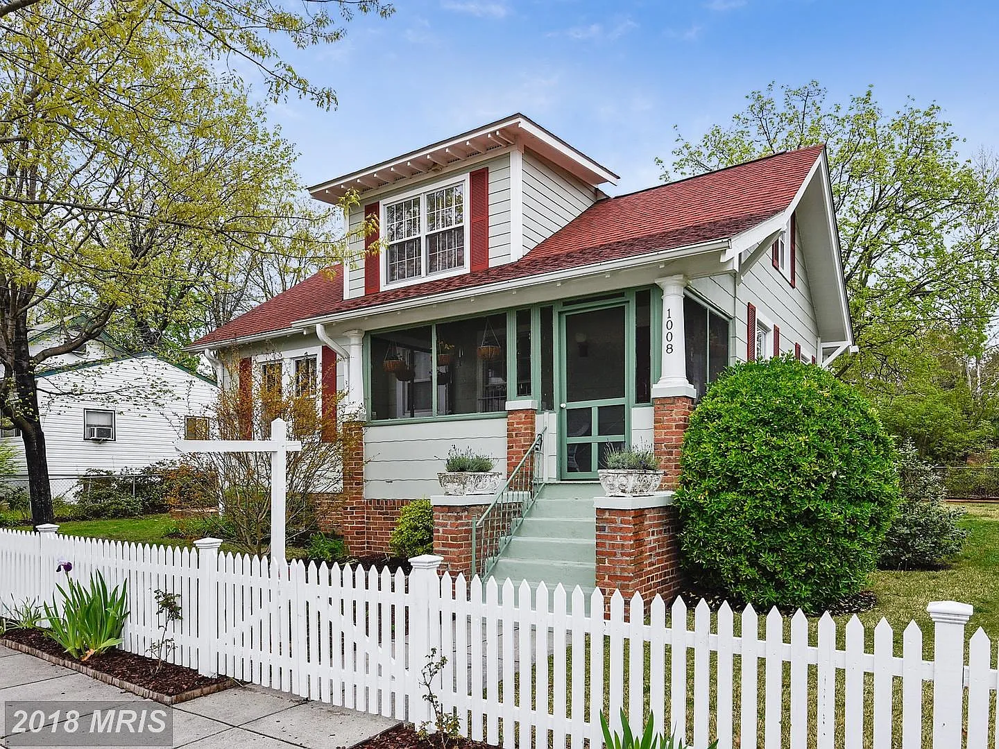 1008 Shepherd St NE photo 1