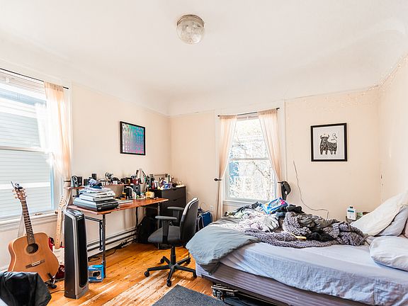 5th image of 48 Green St APT 3