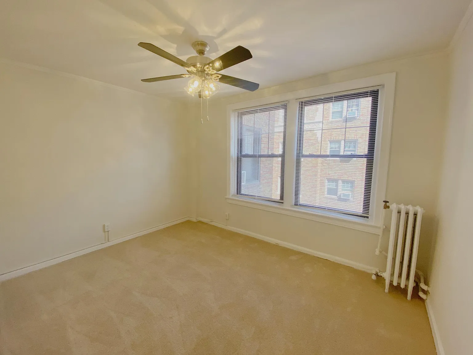 St. Regis Apartments — Photo 4