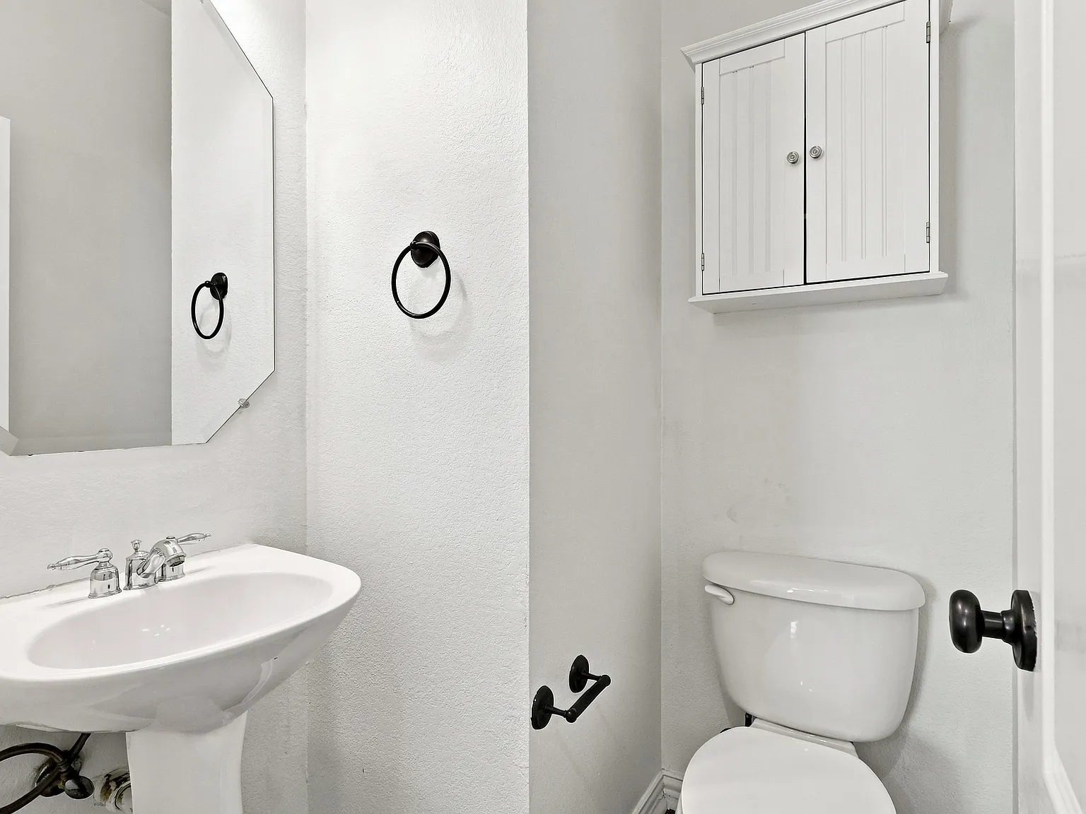5 bed, 3.5 bath, 2980 sqft, $3,600 — Photo 3