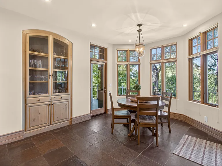 2375 Clubhouse Dr — Photo 34