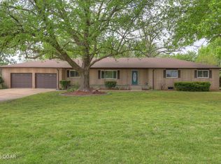 13200 Oregon Ln, Neosho, MO 64850