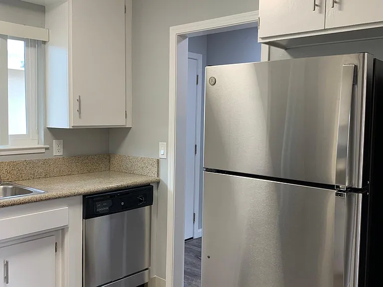 415 Acalanes Apartments — Photo 9