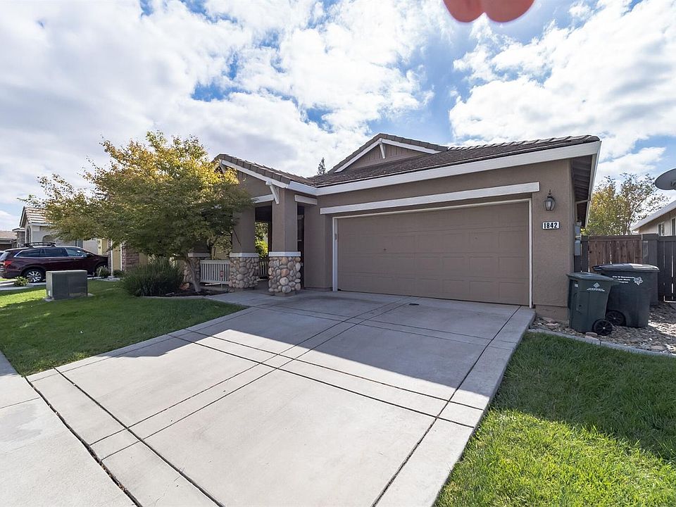 1st image of 1842 Zurlo Way