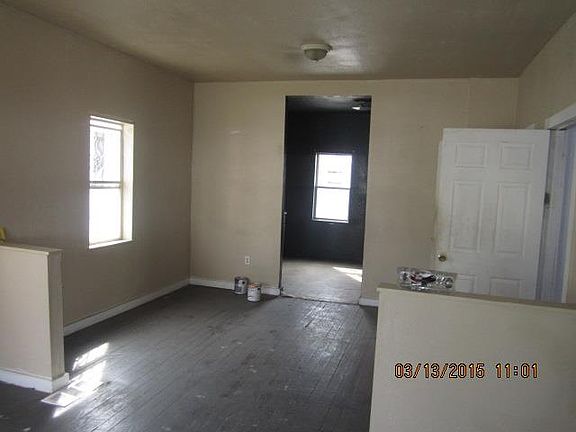 3rd image of 1019 Greeley Ave