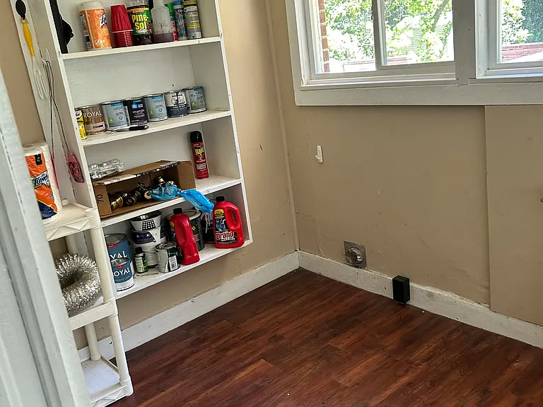 811 N Main St — Photo 9