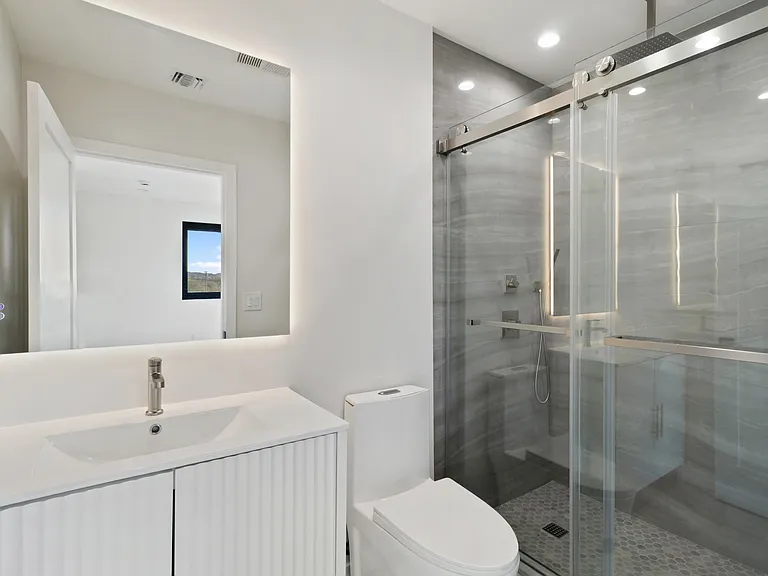 6830 Lubao Ave — Photo 26