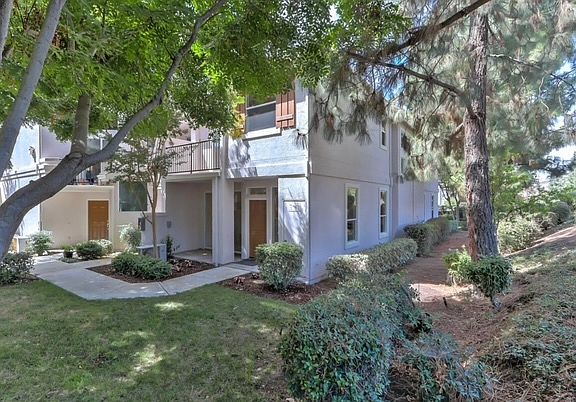 3rd image of 1019 Esparanza Way