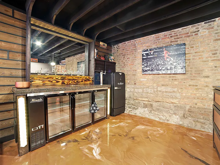 Building's Lounge