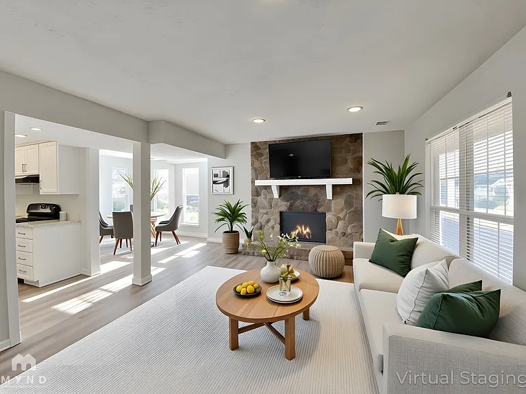 3050 Brook Hollow Dr — Photo 2