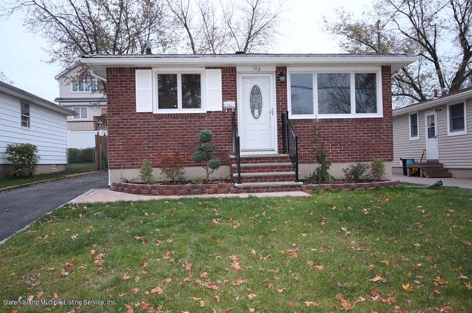 1st image of 102 Retford Ave