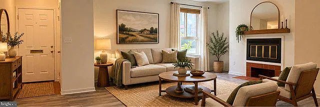 2 bed, 2.0 bath, 975 sqft, $2,000 — Photo 1