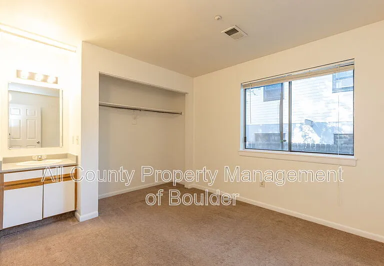 2317 Walnut St — Photo 14