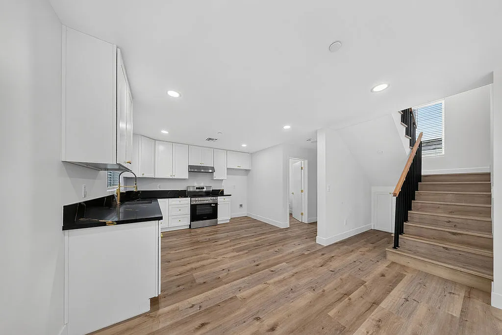 3 bed, 2.5 bath, 1200 sqft, $3,500 — Photo 4