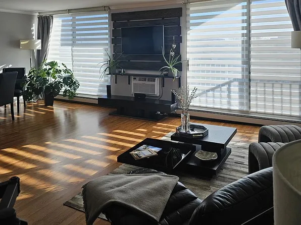 20 N Tower Rd Unit 4L, Oak Brook, IL 60523