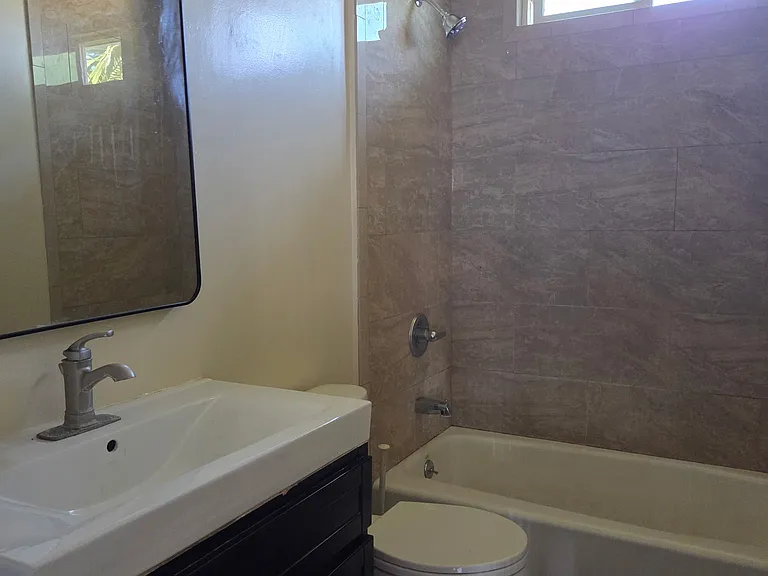 580 E Pleasant St #5 — Photo 1