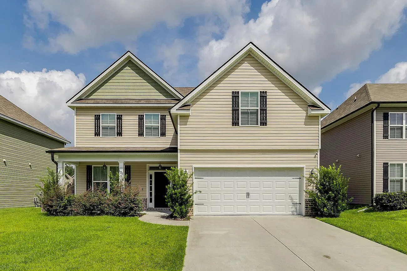 125 Sams Dr — Photo 1