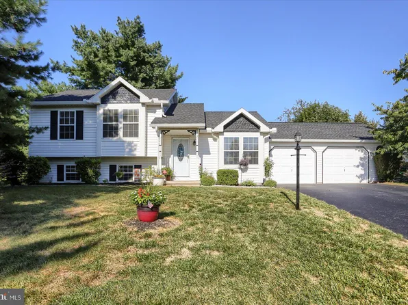 140 Saint Andrews Way, Etters, PA 17319