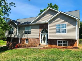 2210 Horizon Ct, Conover, NC 28613