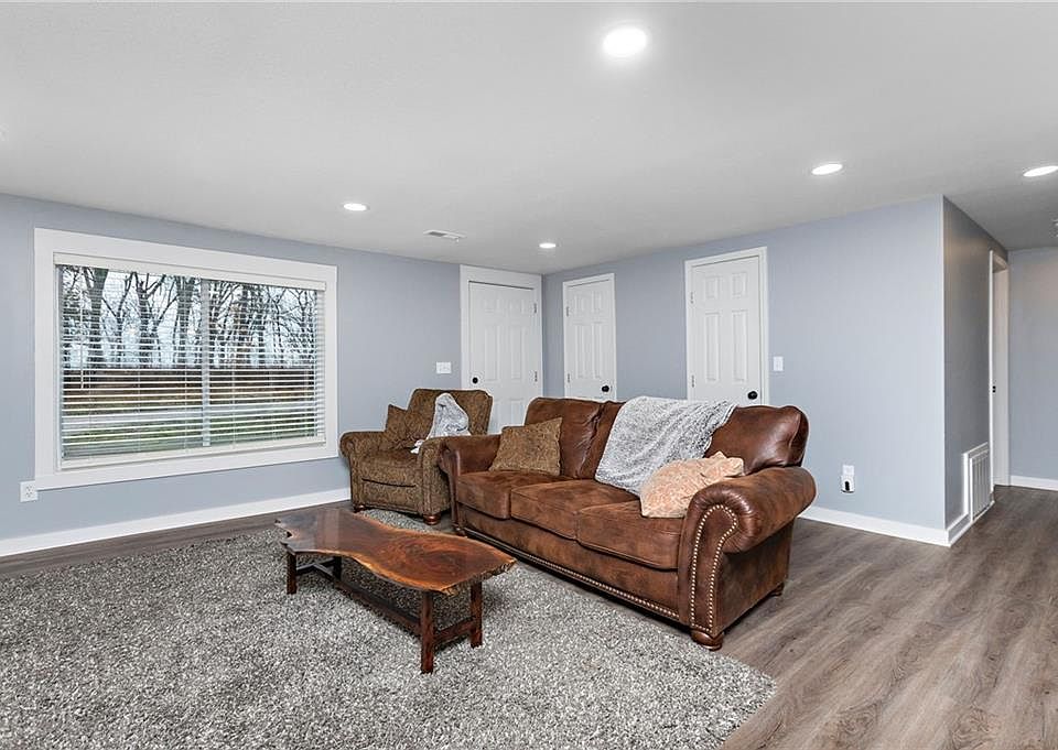 42 Wallace Ln, Lacygne, KS 66040 Zillow