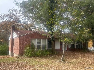 10080 Lakeside Dr, Saint Louis, MO, 63123